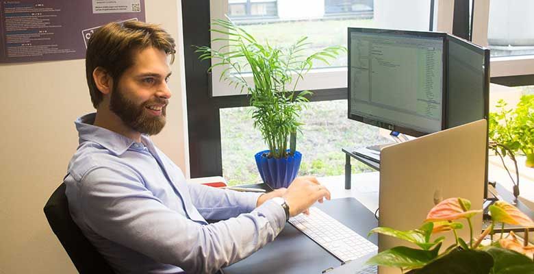 Semen unterstützt das Entwicklerteam als Full-Stack Magento Developer in Berlin